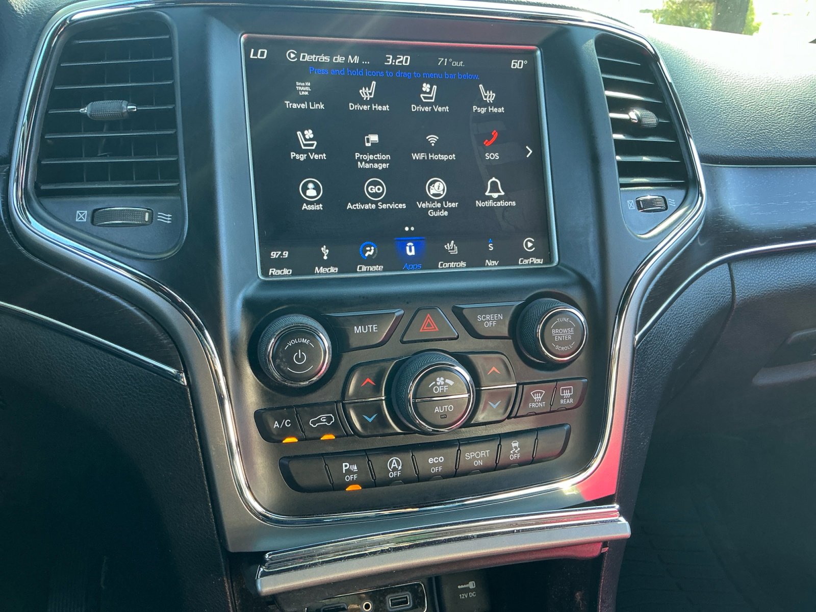 Used 2018 Jeep Grand Cherokee Limited w/ Luxury Group II image 28