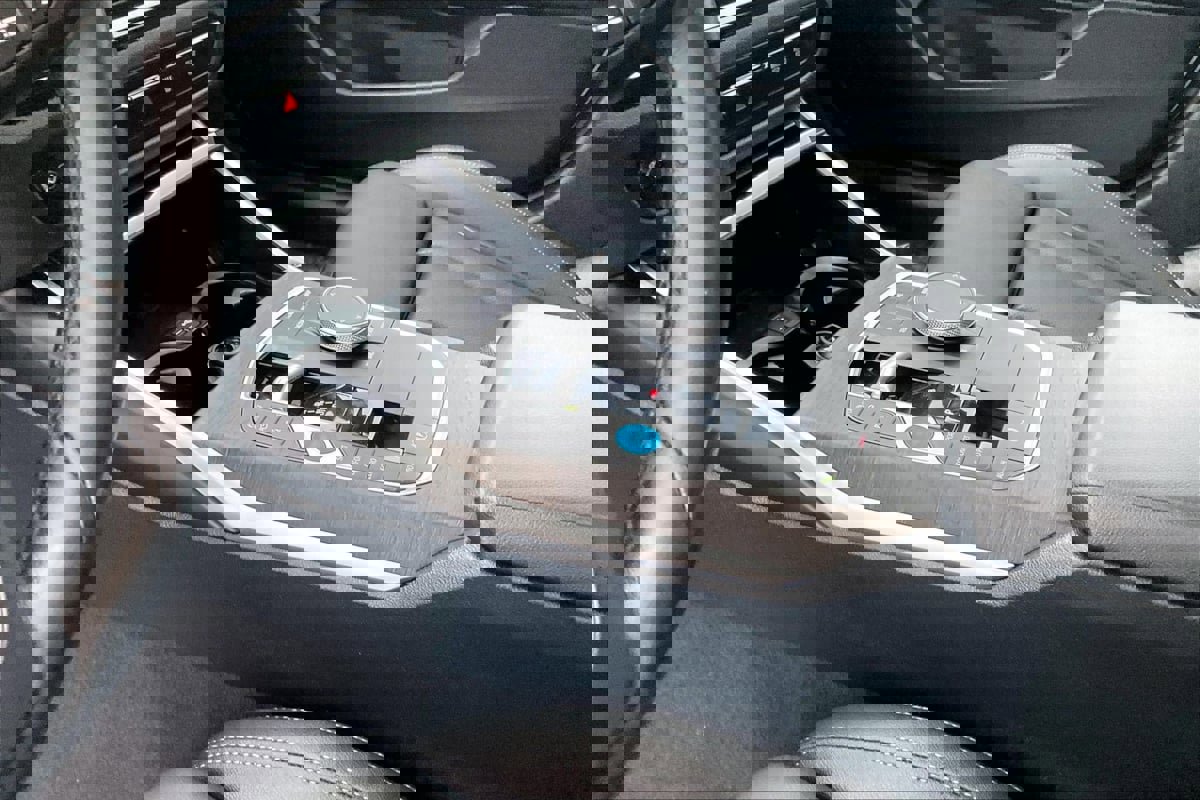 Used 2023 BMW i4 eDrive40 image 13