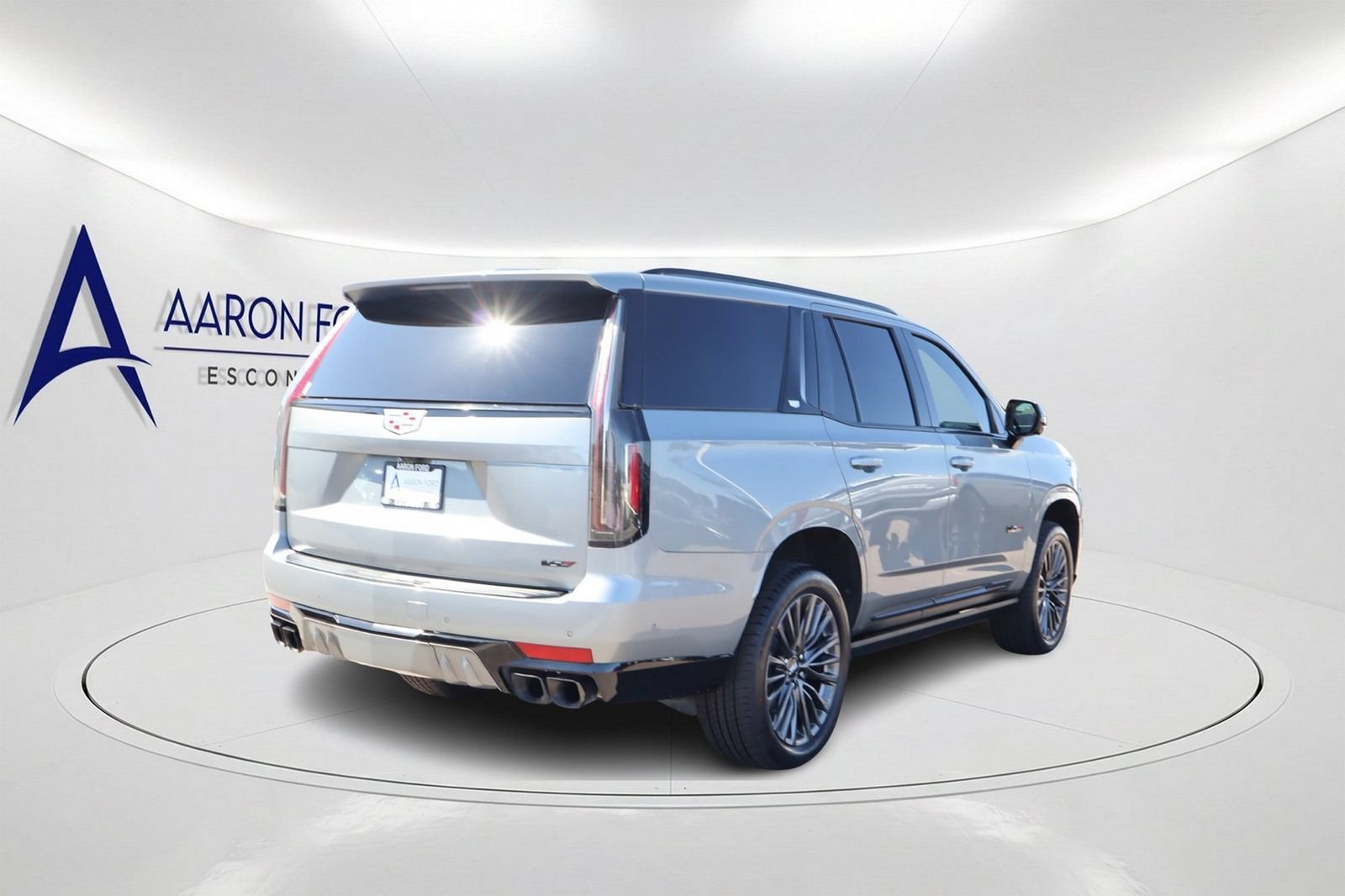 Used 2023 Cadillac Escalade V AWD/4WD image 4