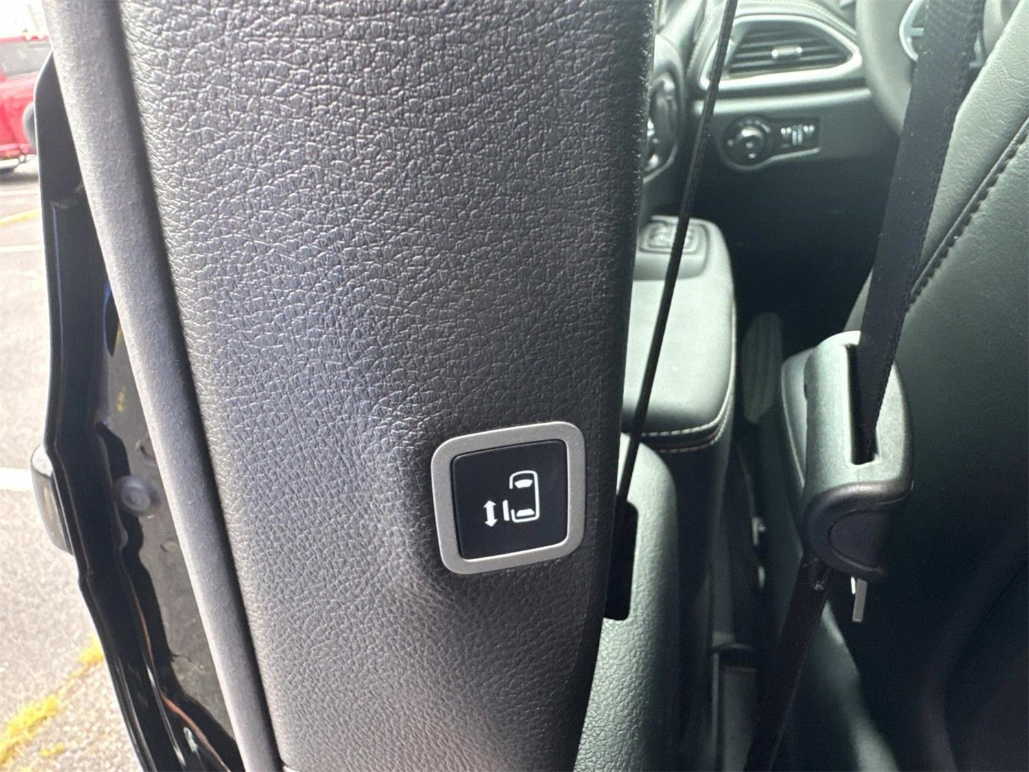 New 2025 Chrysler Pacifica Select image 17