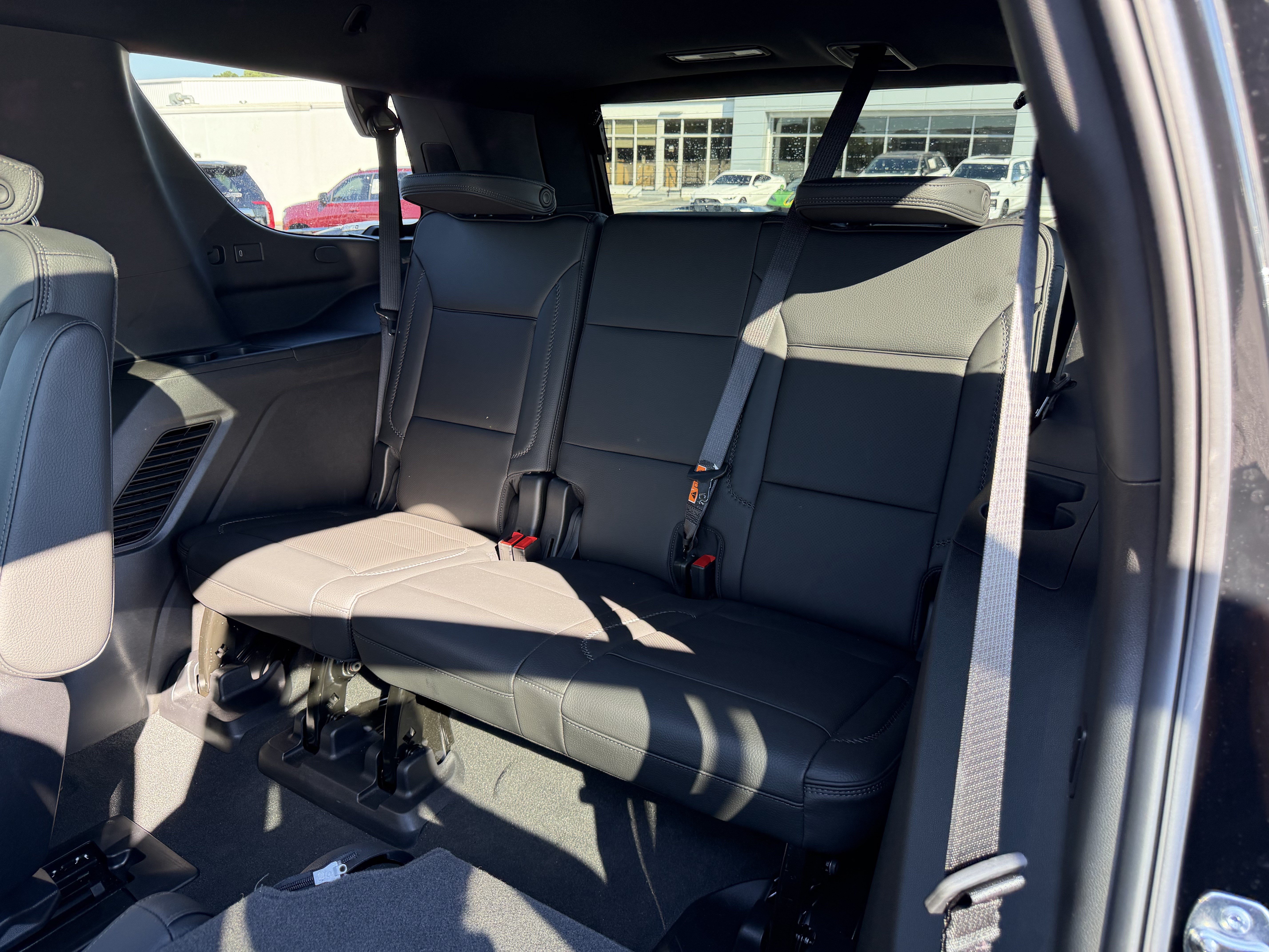 Used 2026 GMC Yukon Denali w/ Sun & Power Step Package AWD/4WD image 35