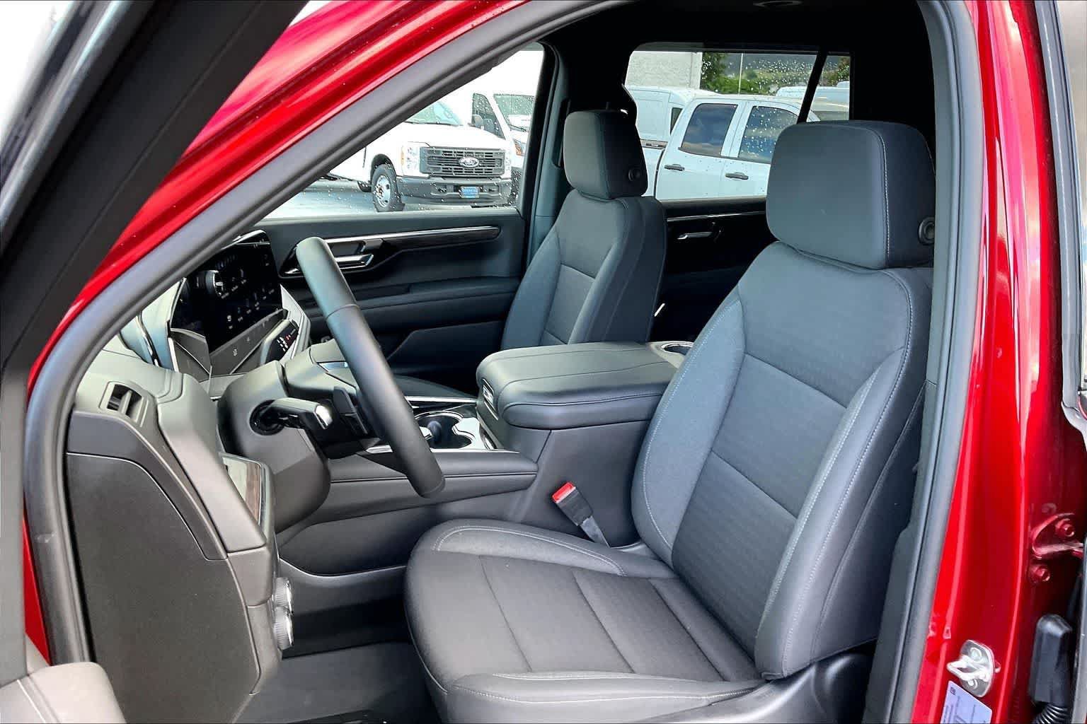 Used 2025 Chevrolet Tahoe LS AWD/4WD image 11