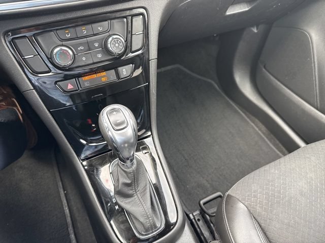 Used 2022 Buick Encore Preferred w/ Safety Package AWD/4WD image 57