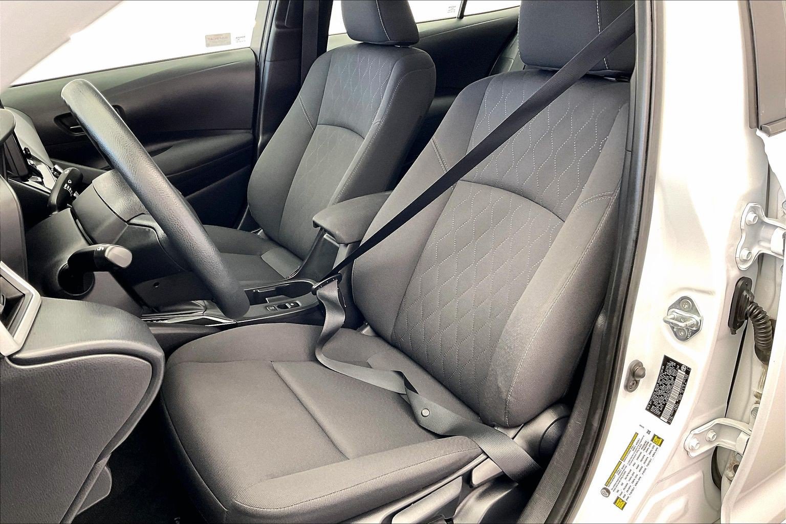 Used 2025 Toyota Corolla LE FWD image 18