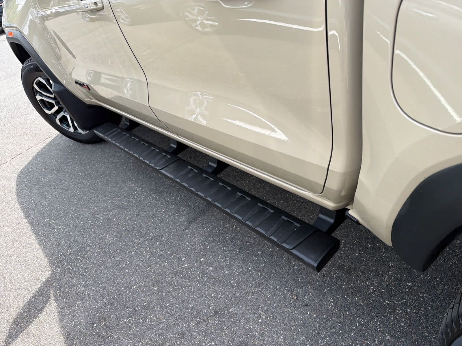Certified 2024 GMC Canyon AT4 AWD/4WD image 6