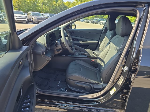 New 2026 Hyundai Elantra SEL Sport FWD image 13