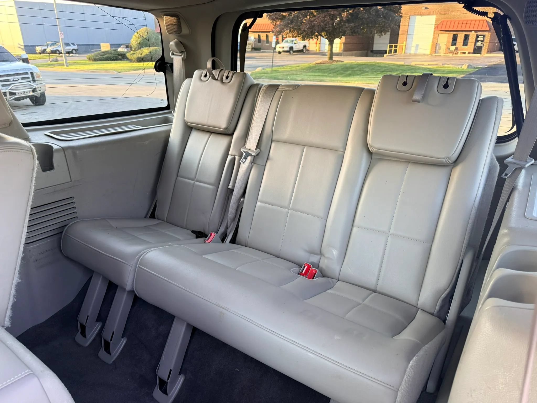 Used 2010 Lincoln Navigator 4WD image 20