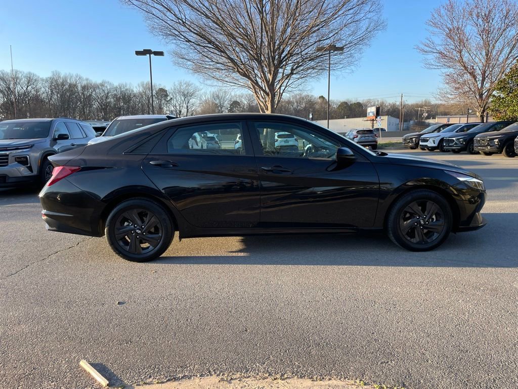 Used 2022 Hyundai Elantra SEL w/ Convenience Package image 8