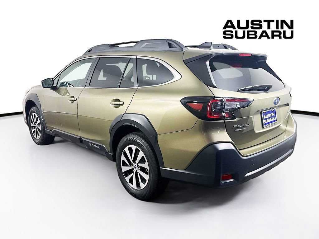 Used 2023 Subaru Outback Premium image 5