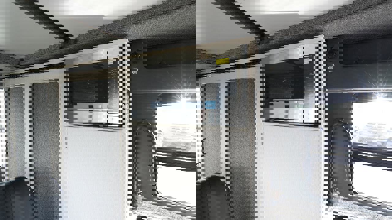 Used 2022 Mercedes-Benz Sprinter 144 Cargo image 26