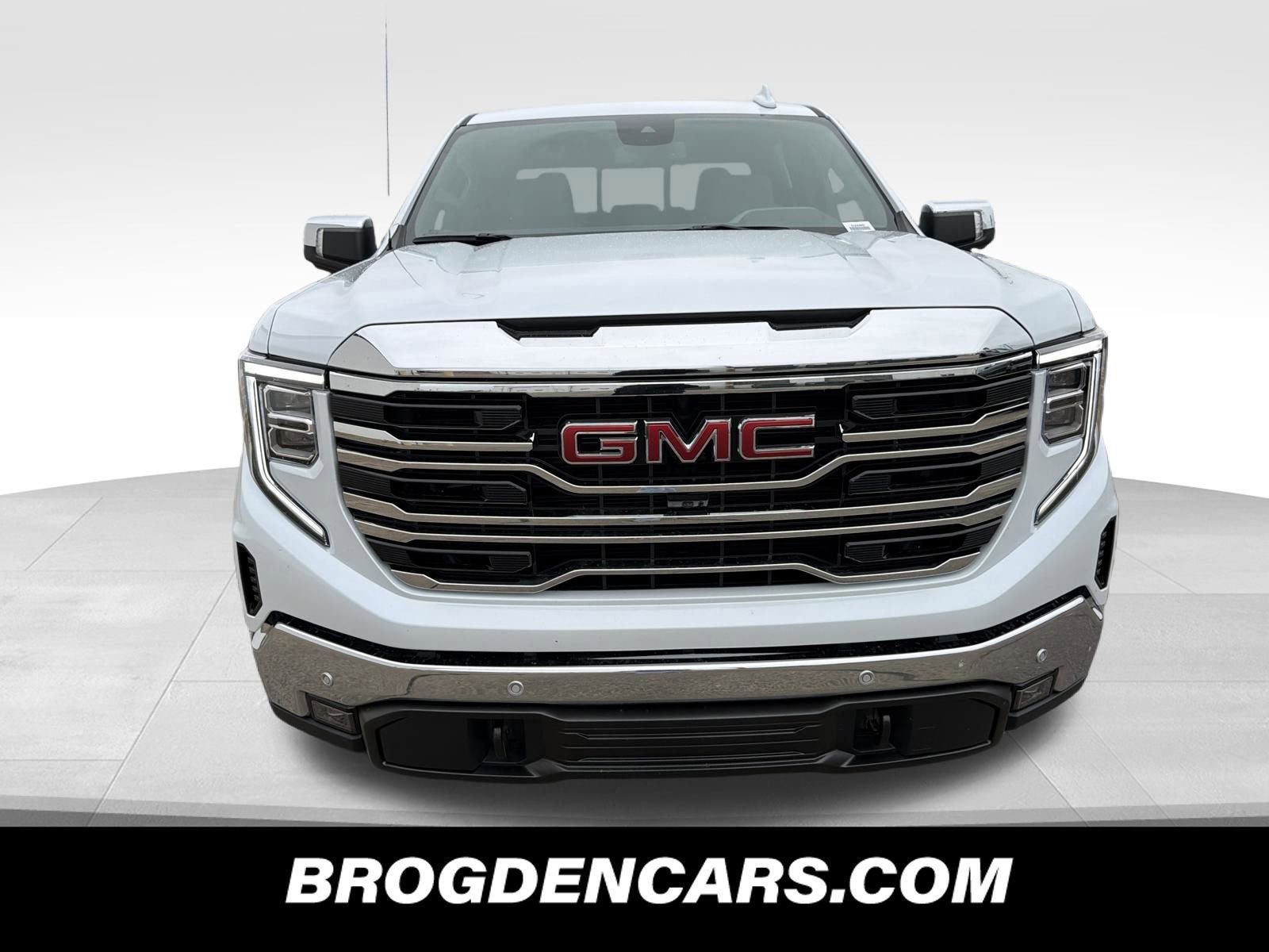 New 2026 GMC Sierra 1500 SLT image 8