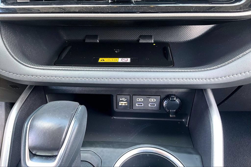 Used 2023 Toyota Highlander XLE FWD image 15