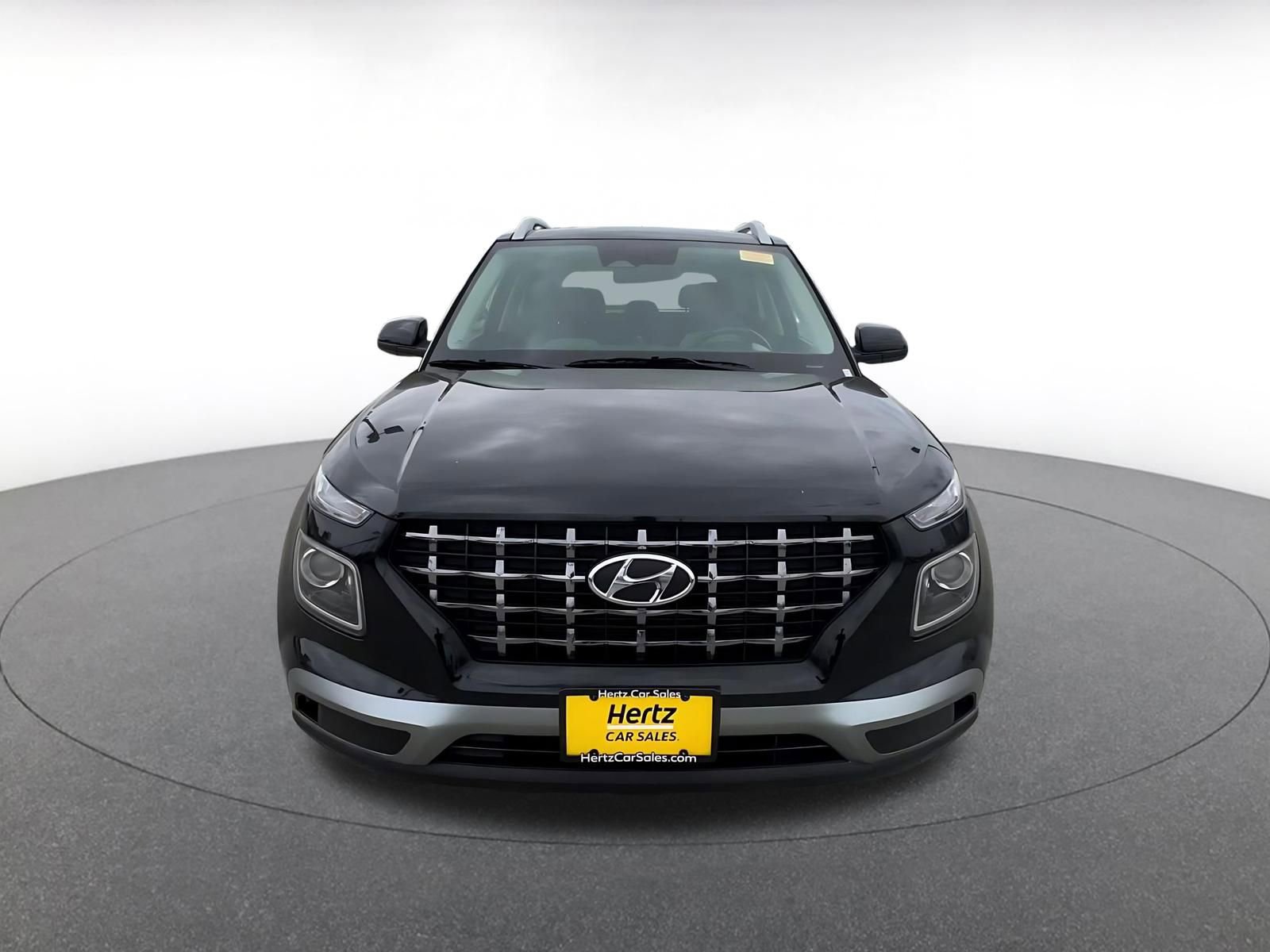 Used 2025 Hyundai Venue SEL FWD image 3