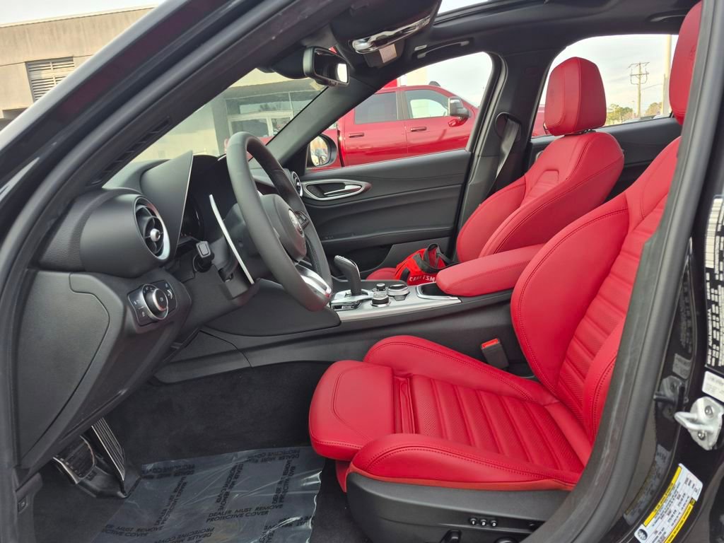 New 2025 Alfa Romeo Giulia AWD w/ Driving Assist Package image 2