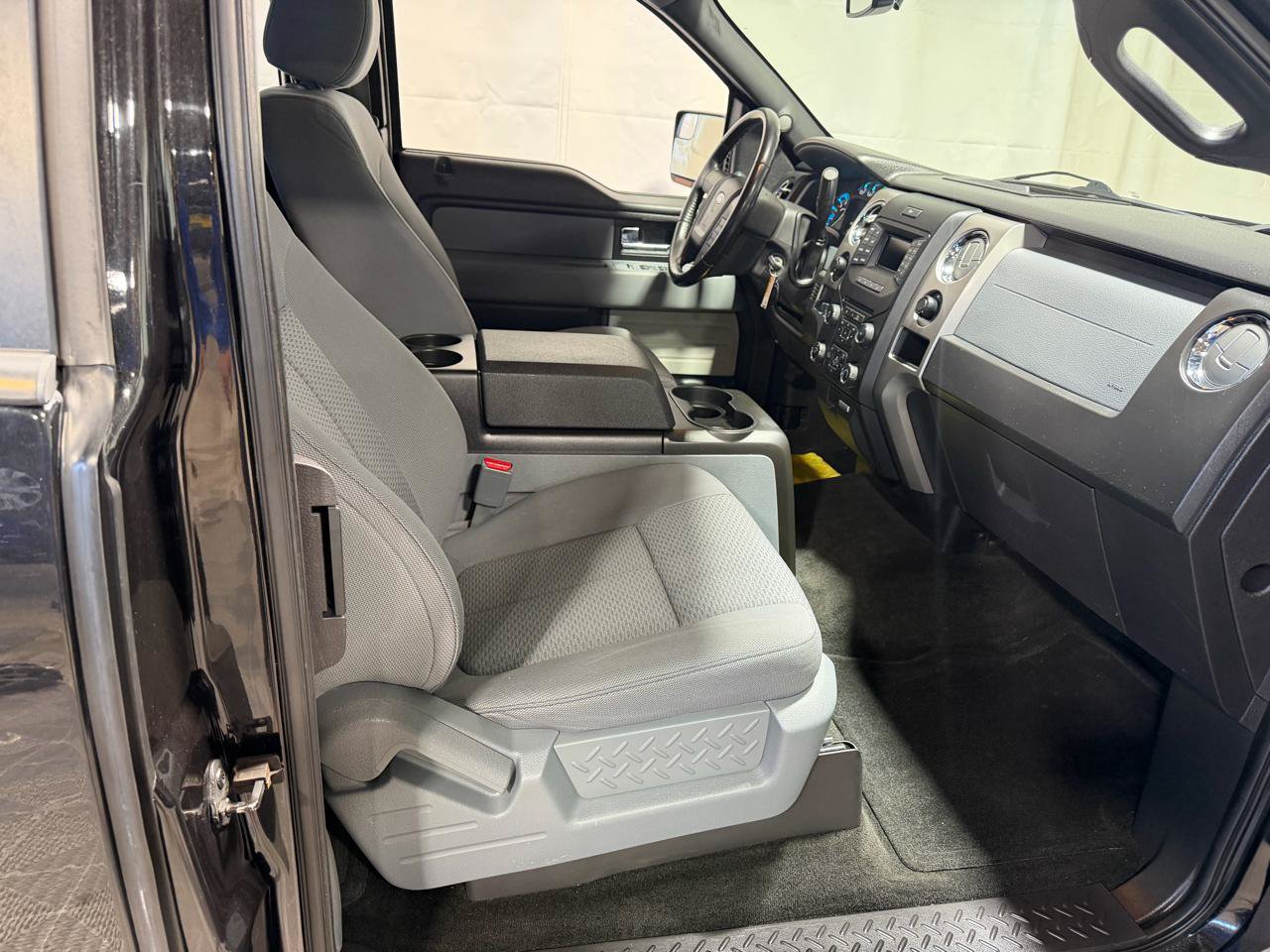 Used 2013 Ford F150 XLT w/ Luxury Equipment Group AWD/4WD image 11