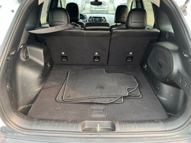 Certified 2019 Jeep Cherokee Limited AWD/4WD image 11