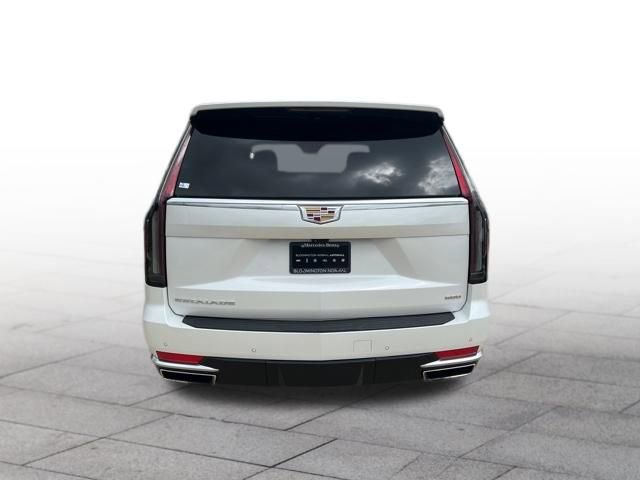 Used 2023 Cadillac Escalade Premium Luxury AWD/4WD image 5