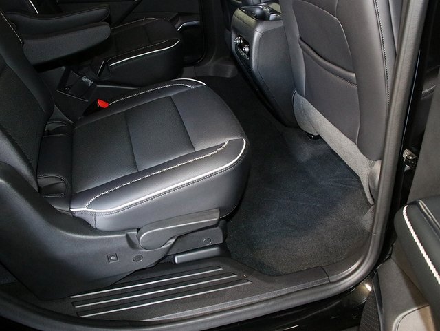 Used 2024 GMC Acadia Denali w/ Super Cruise Package image 35