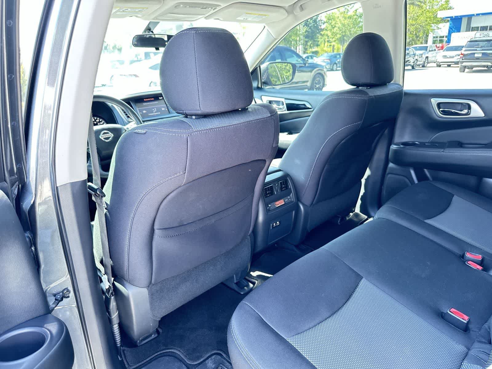 Used 2020 Nissan Pathfinder S FWD image 15