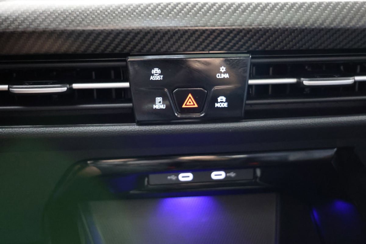 Used 2024 Volkswagen Golf R AWD/4WD image 30