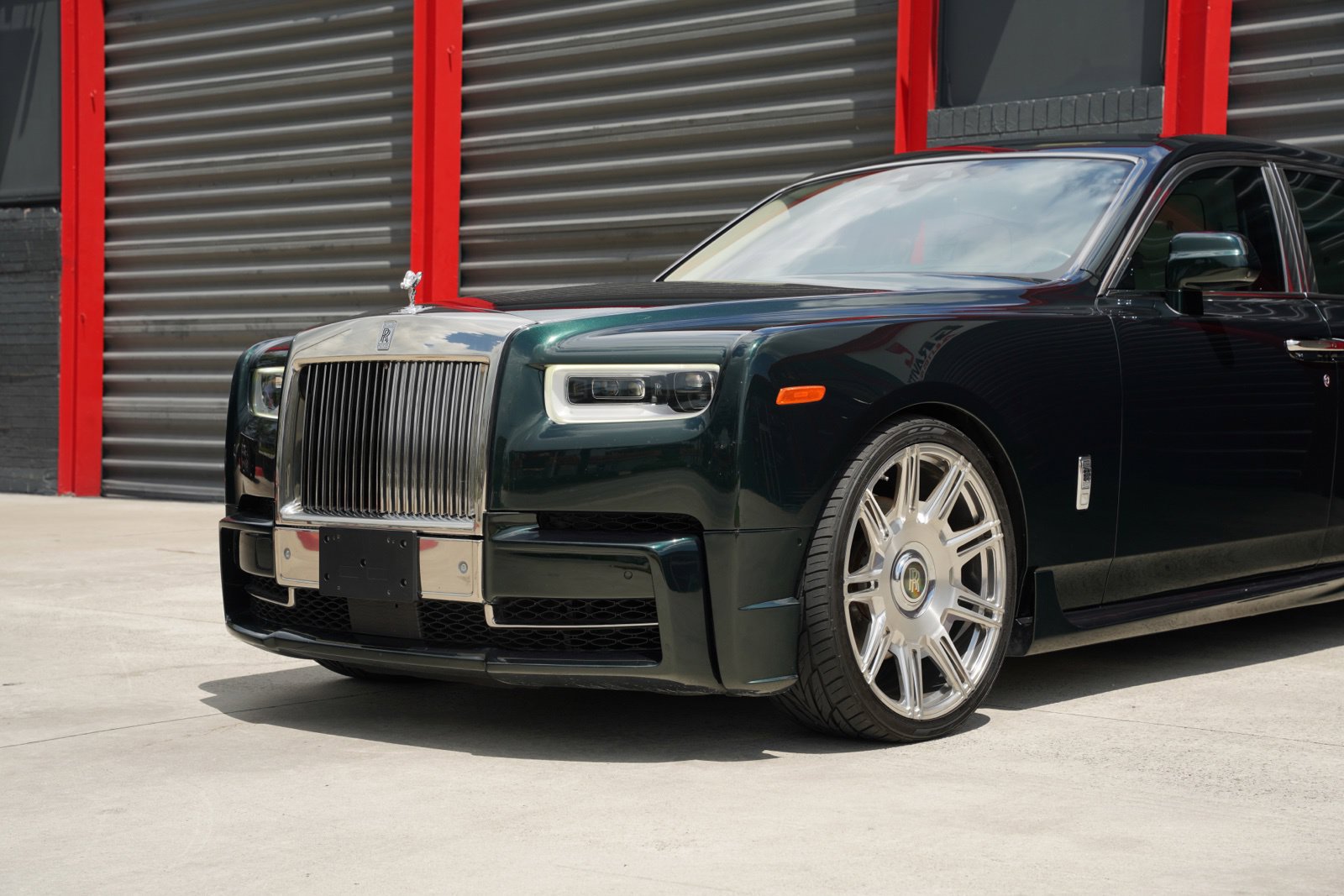 Used 2022 Rolls-Royce Phantom Sedan RWD image 6