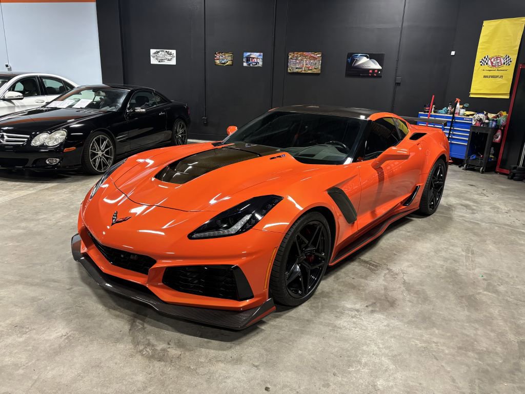 Used 2019 Chevrolet Corvette ZR1 RWD image 2