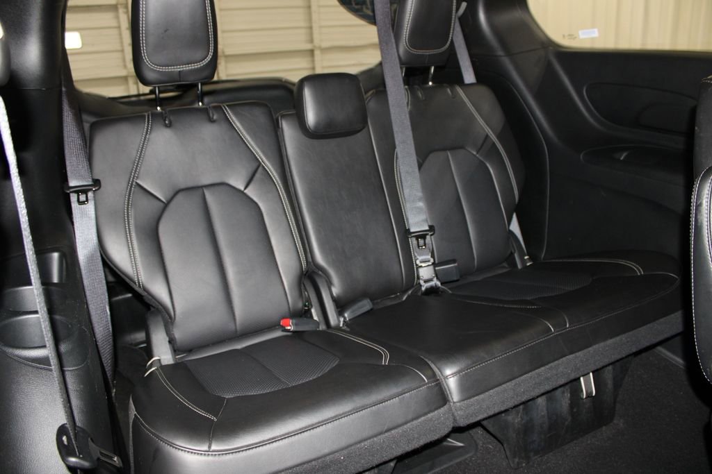Used 2025 Chrysler Pacifica Select FWD image 33