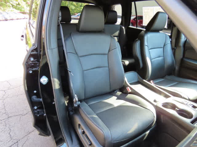 Used 2023 Honda Passport EX-L image 16