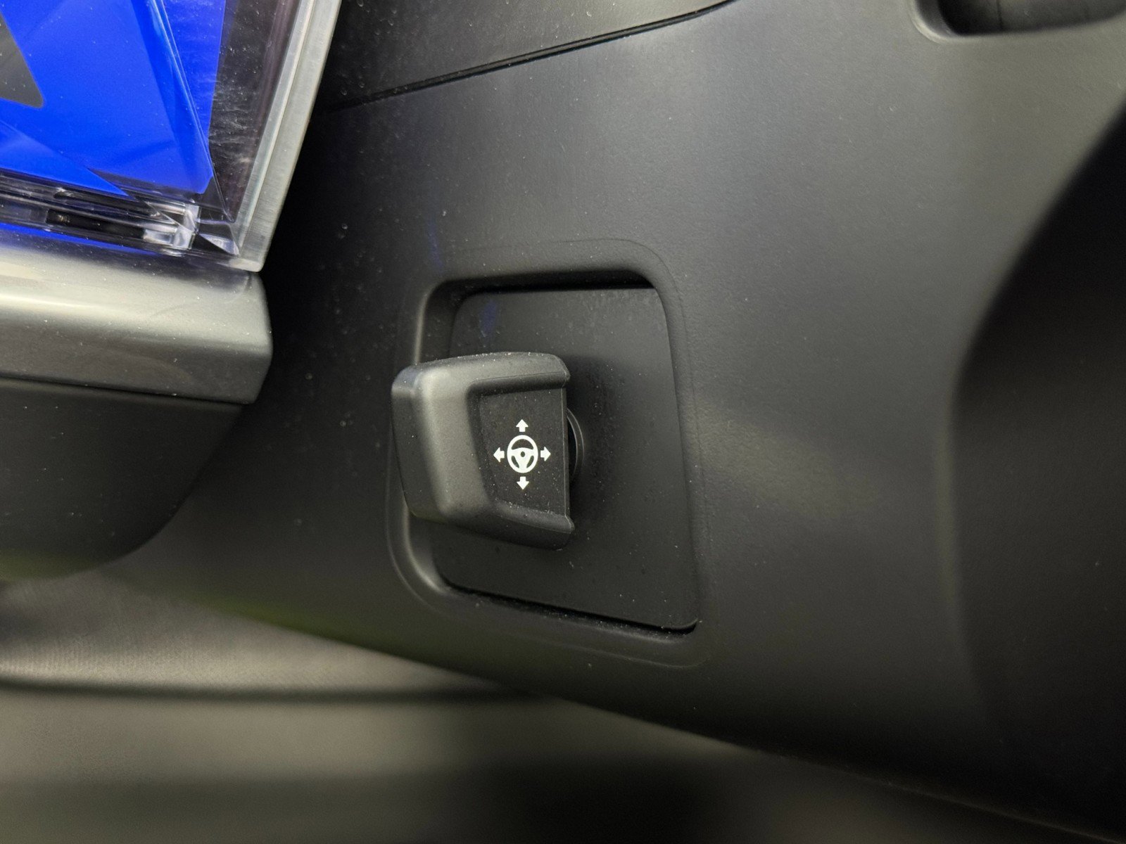 Used 2024 BMW i7 xDrive60 w/ Executive Package image 19