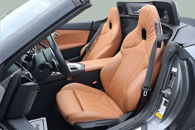 Used 2021 BMW Z4 M40i w/ Executive Package image 23