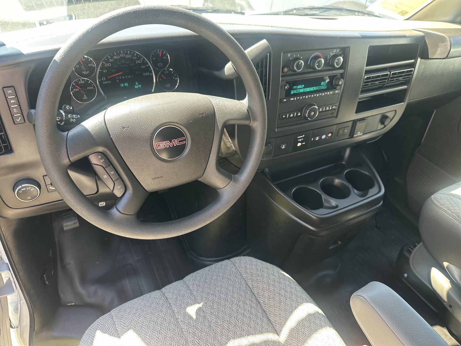 Used 2025 GMC Savana 3500 Extended w/ Driver Convenience Package RWD image 18