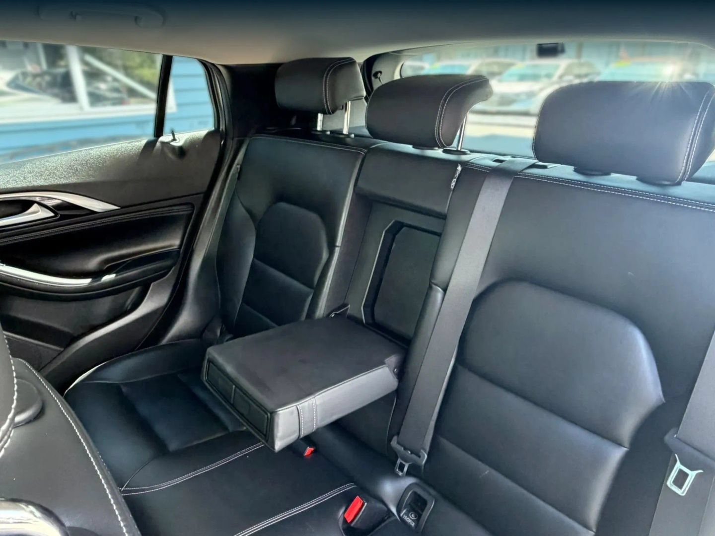 Used 2018 INFINITI QX30 AWD image 40