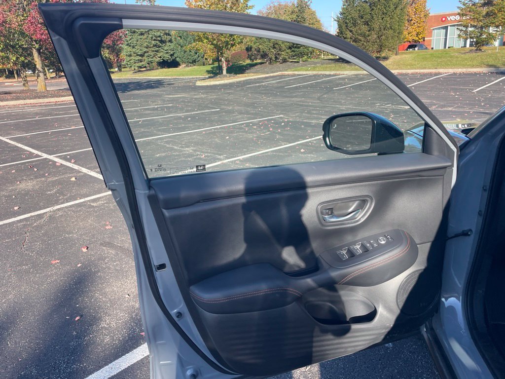 Used 2025 Honda HR-V Sport image 10