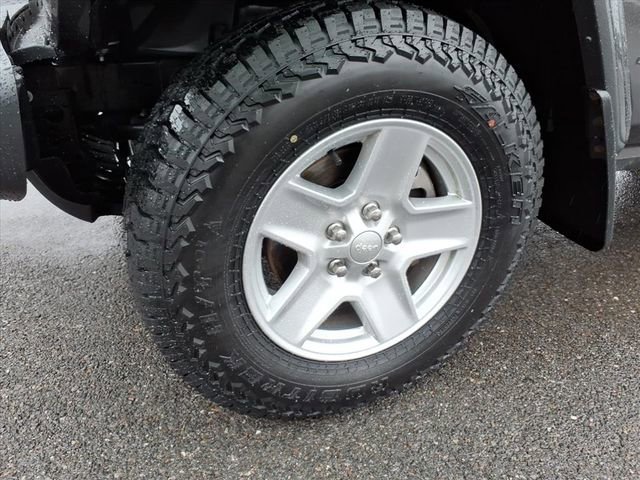Used 2022 Jeep Gladiator Sport AWD/4WD image 11