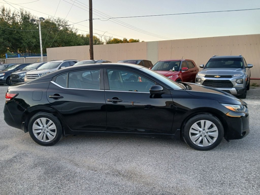 Used 2024 Nissan Sentra S w/ Lighting Package FWD image 4