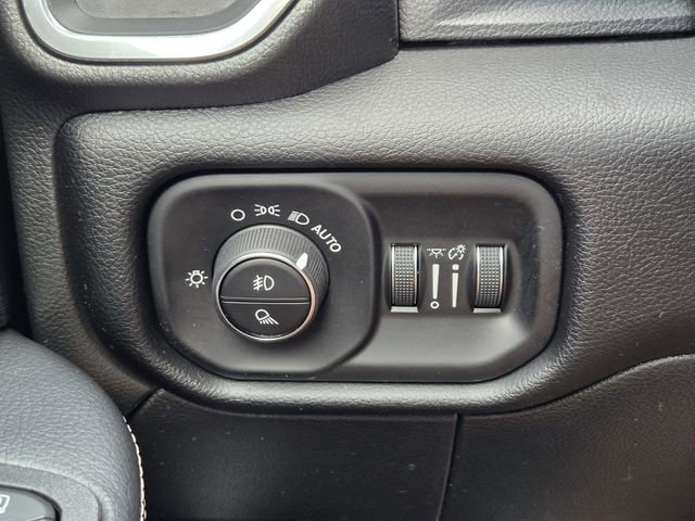 Used 2026 RAM 2500 Laramie AWD/4WD image 24