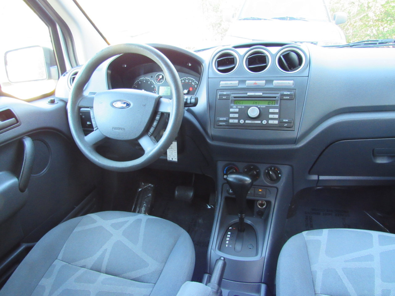 Used 2011 Ford Transit Connect XLT Premium image 9