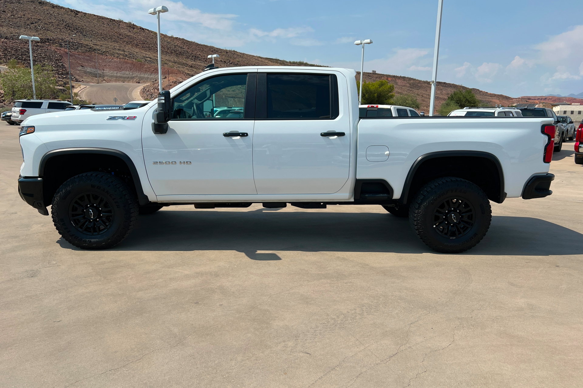 Used 2026 Chevrolet Silverado 2500 ZR2 AWD/4WD image 2
