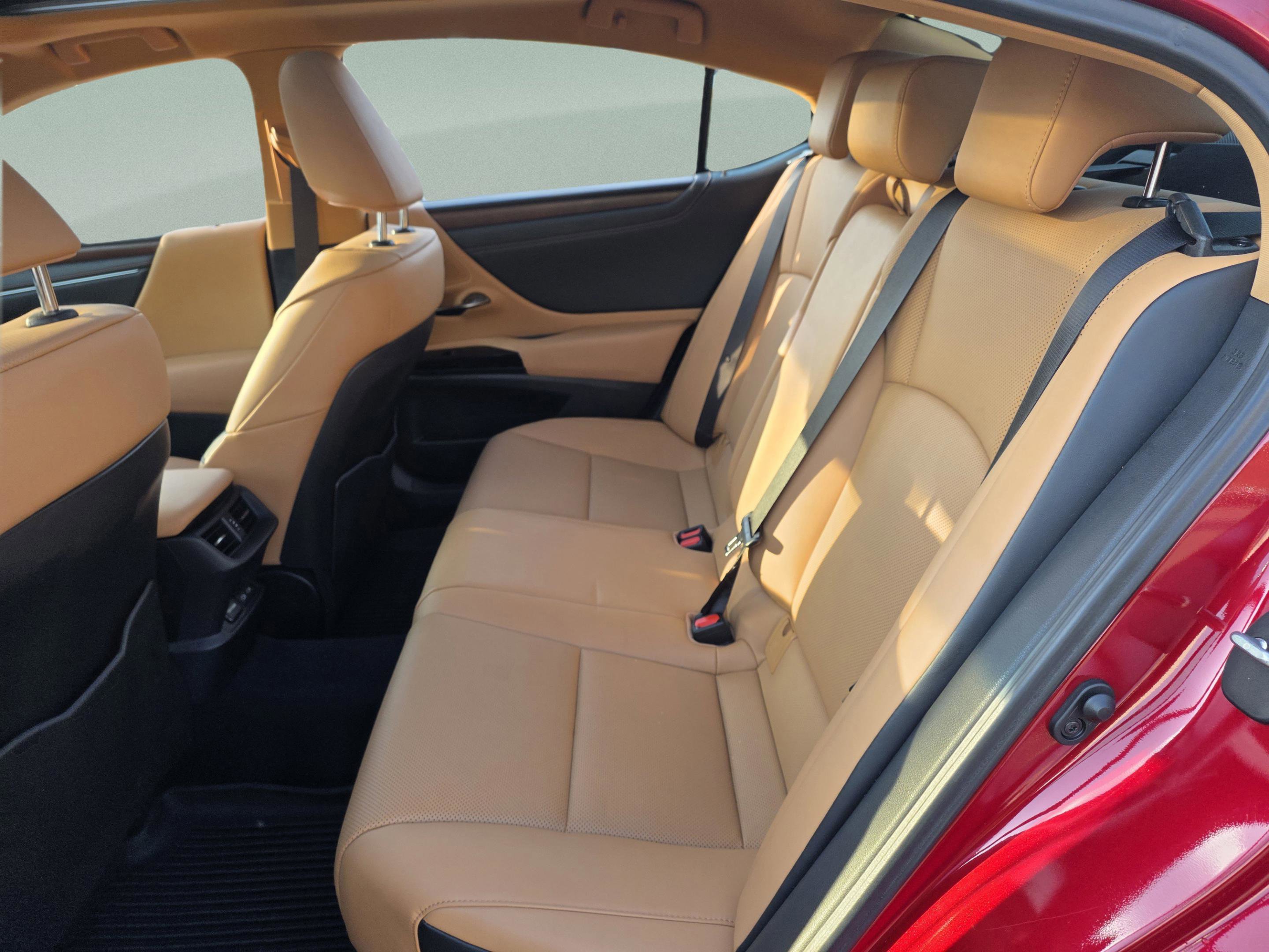 Certified 2025 Lexus ES 350 w/ Premium Package image 20