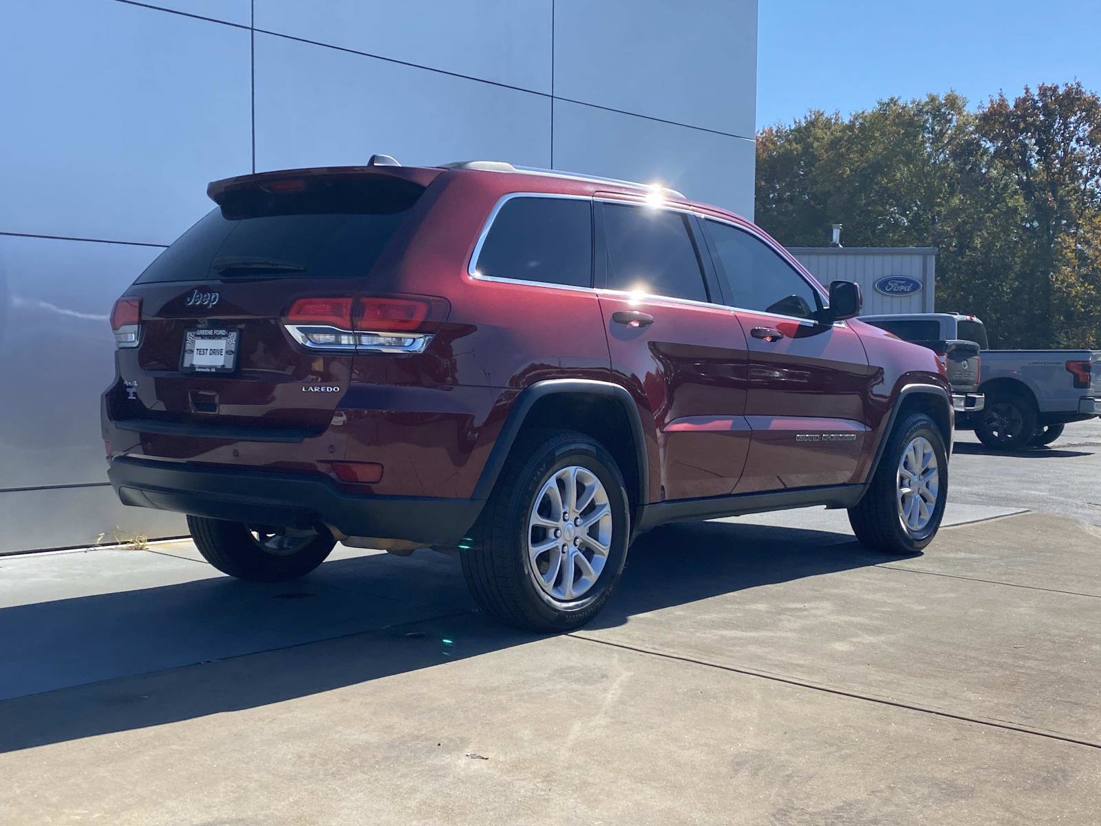 Used 2021 Jeep Grand Cherokee Laredo X image 4