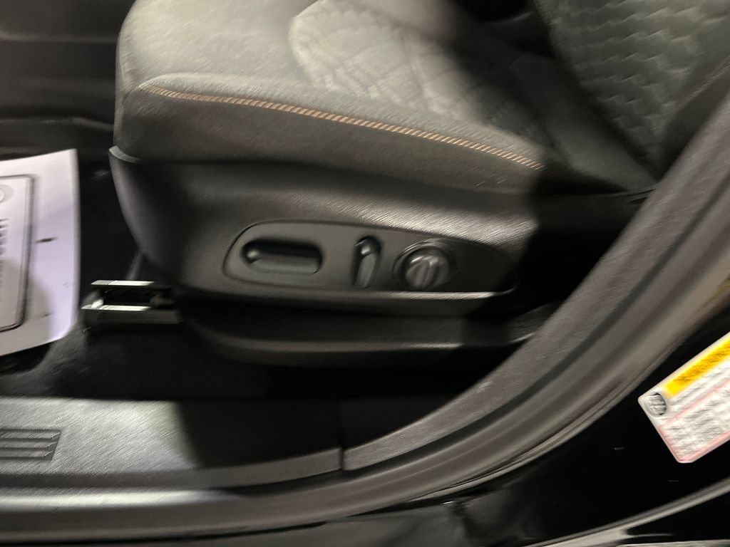 Used 2019 Chevrolet Equinox LT FWD image 11