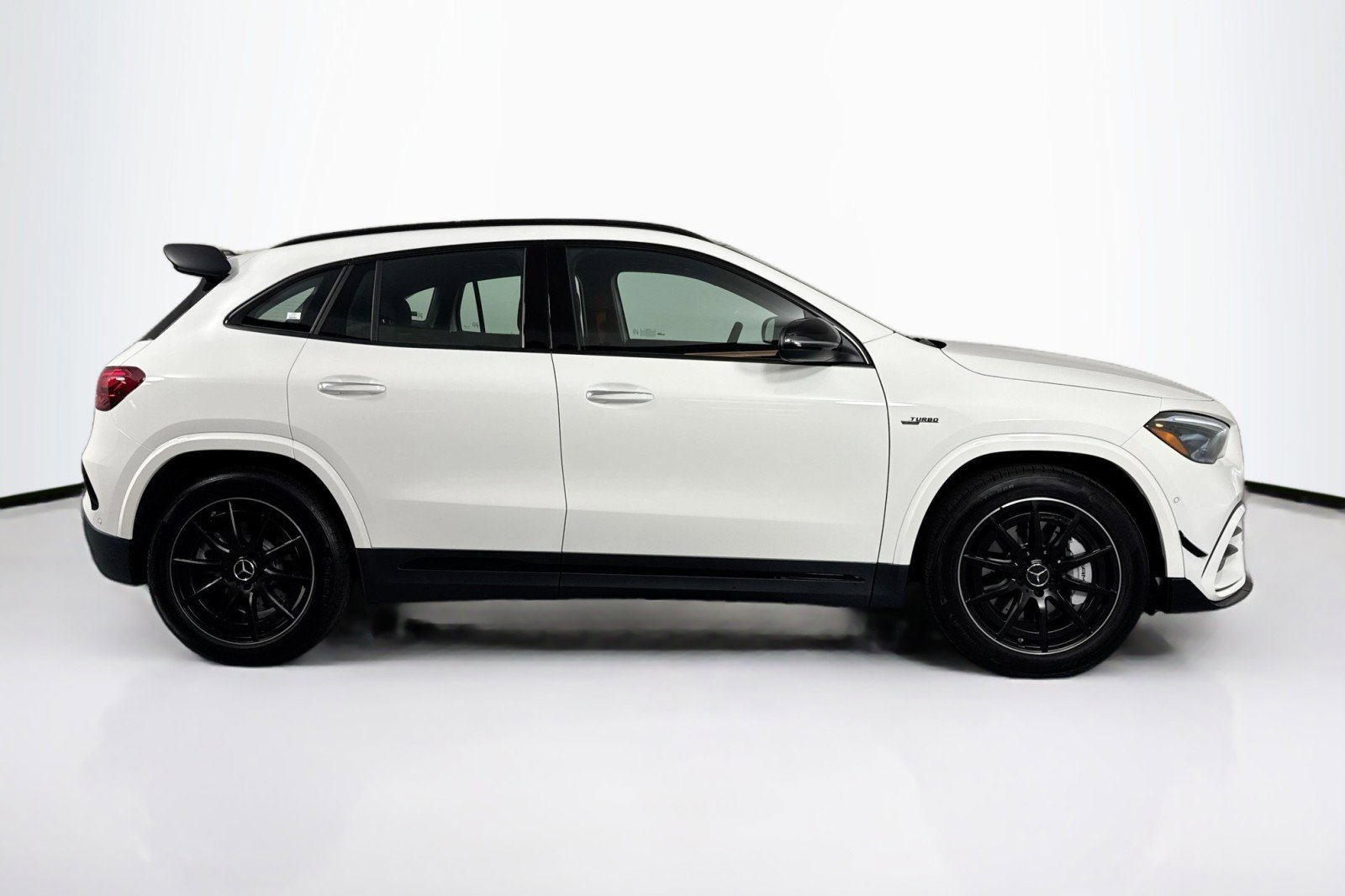 New 2025 Mercedes-Benz GLA 35 AMG 4MATIC image 4