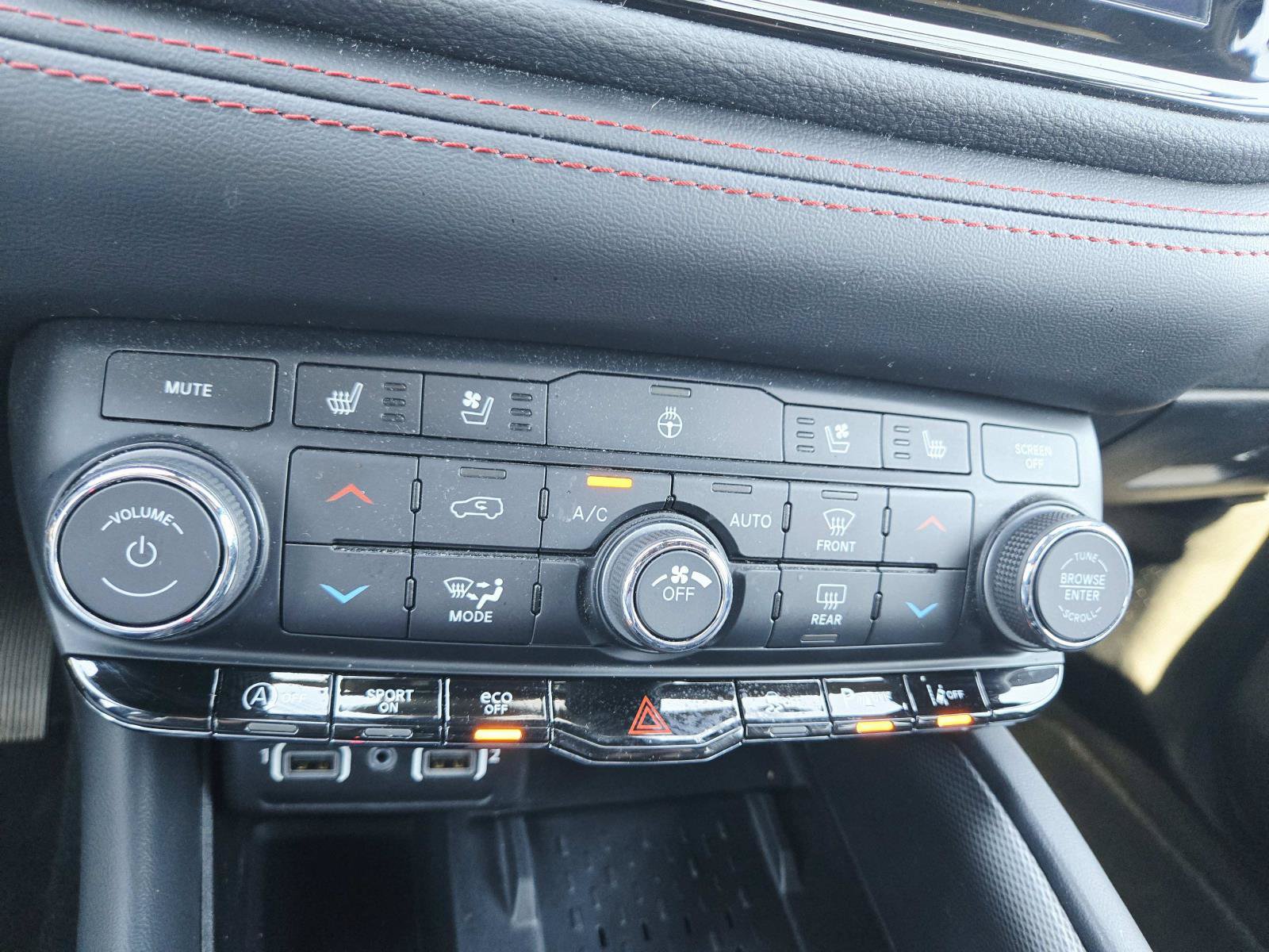 Used 2025 Dodge Durango GT AWD/4WD image 33