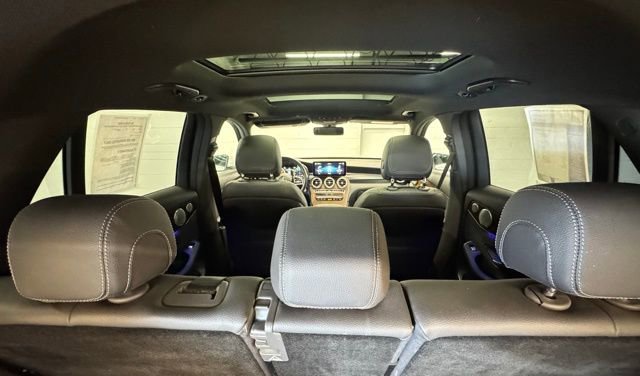 Used 2020 Mercedes-Benz GLC 300 4MATIC image 11