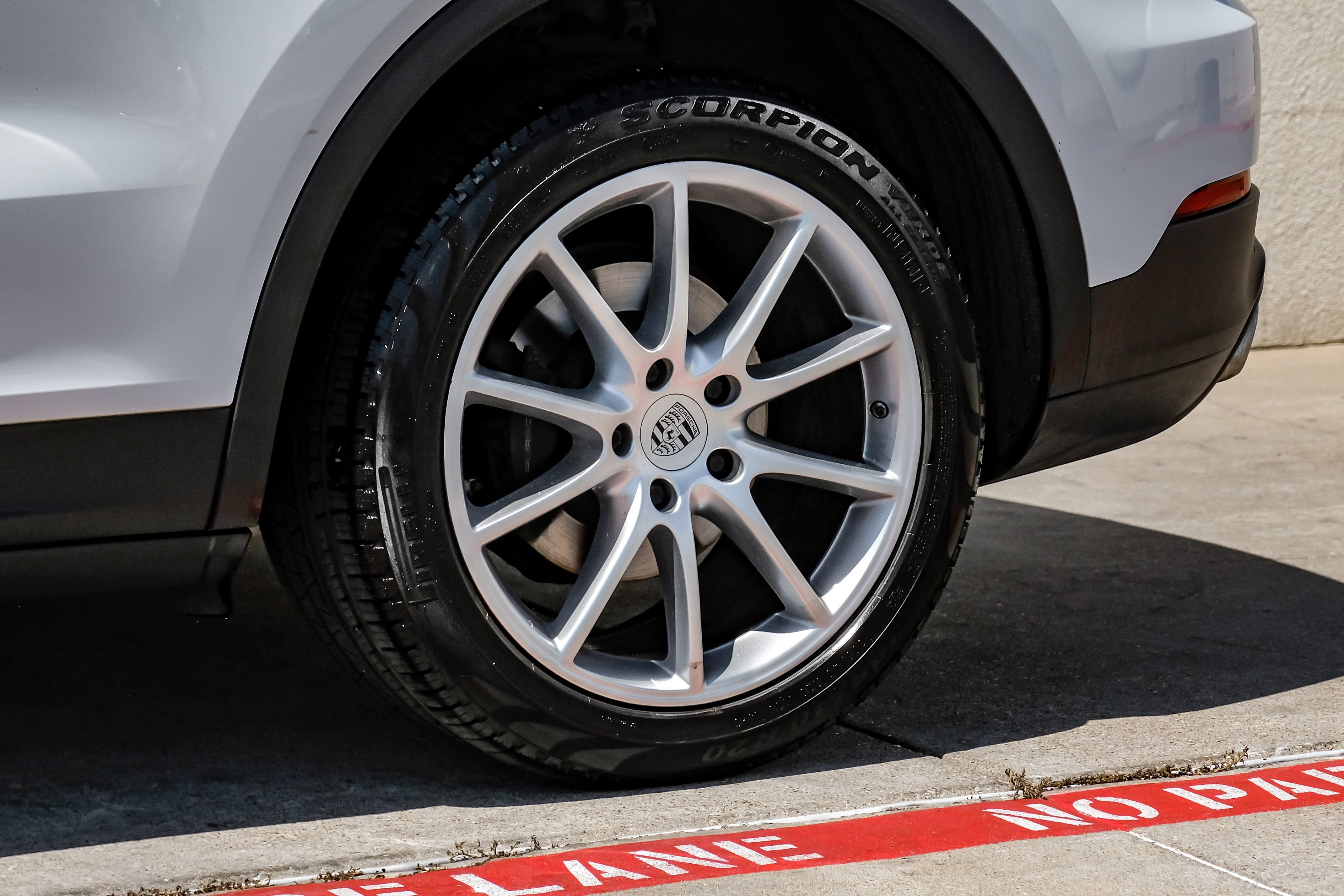 Used 2019 Porsche Cayenne AWD/4WD image 59