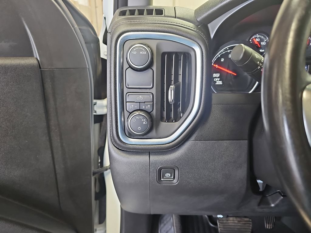 Used 2021 Chevrolet Silverado 1500 LT RWD image 24