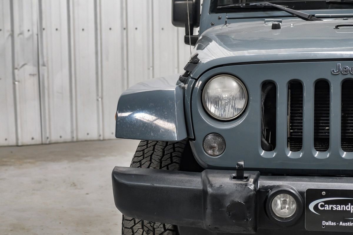 Used 2014 Jeep Wrangler Unlimited Rubicon w/ Connectivity Group image 44