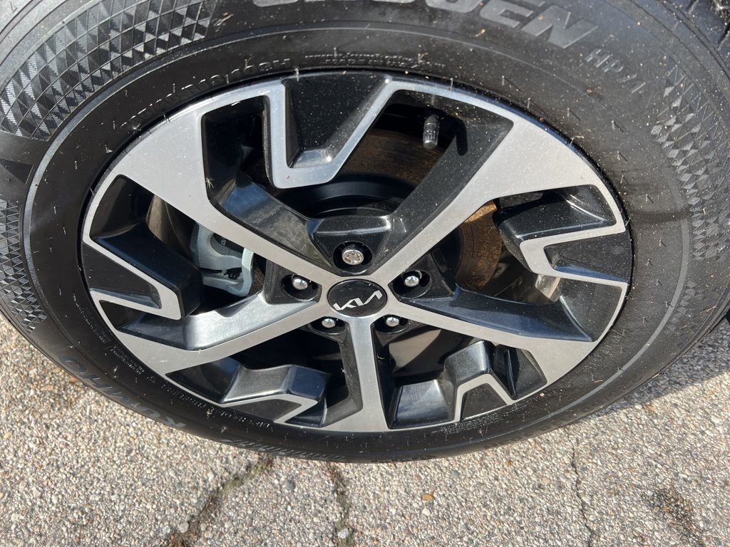 Certified 2025 Kia Sportage EX image 41