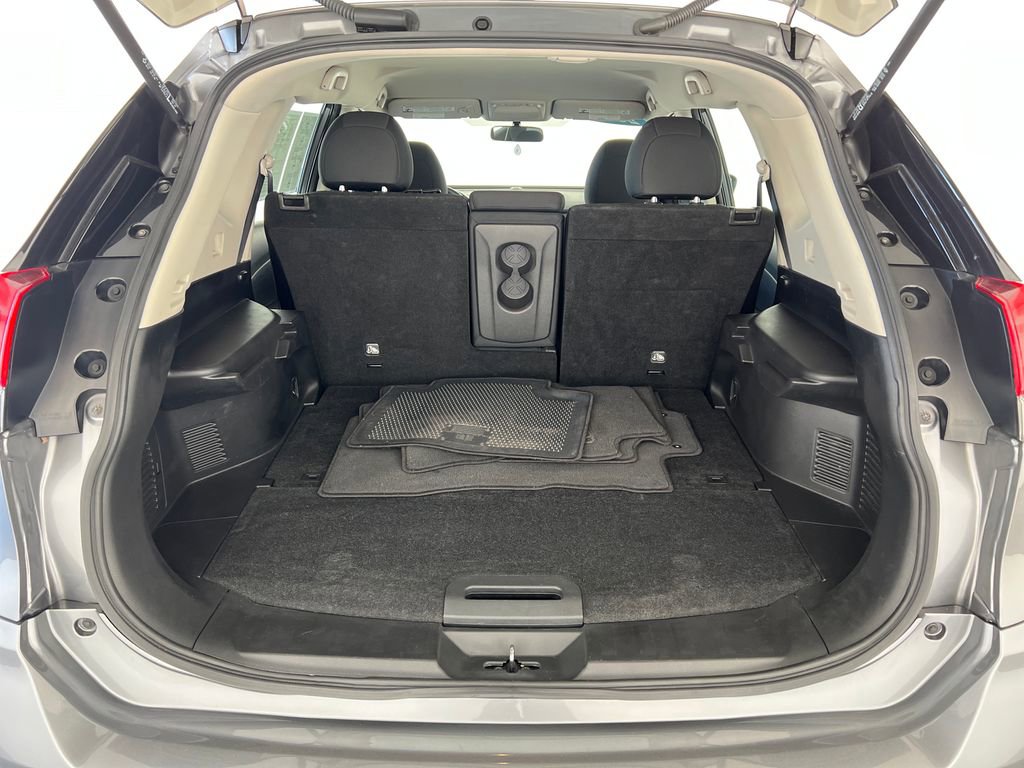 Used 2018 Nissan Rogue S image 26
