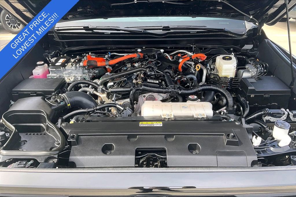 Used 2025 Toyota Tacoma TRD Sport w/ TRD Sport Upgrade Package image 13